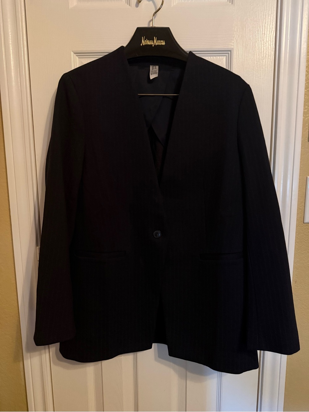 SPANX Black V-Neck Single-Button Blazer